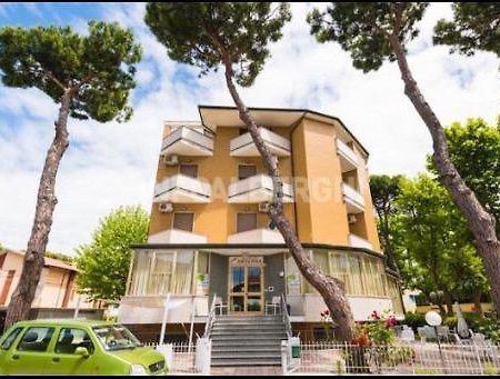 Hotel Arianna Pinarella Extérieur photo
